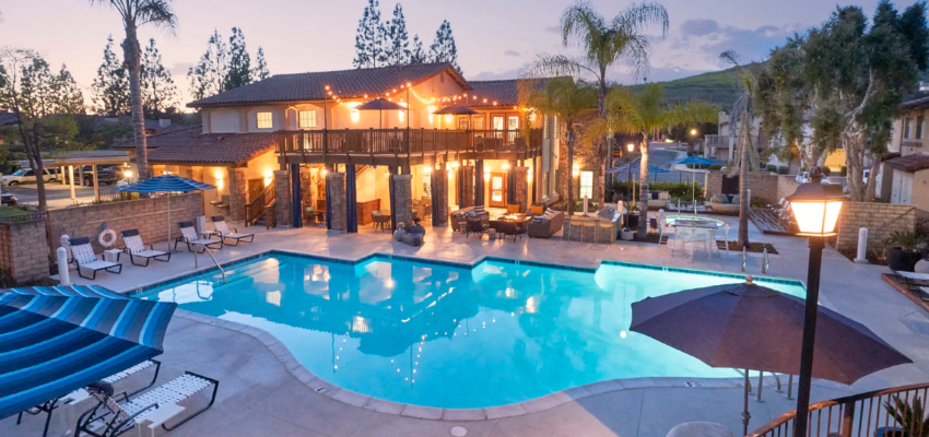 pool and lounge